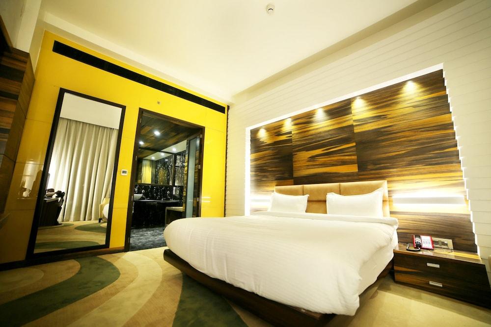 Golden Blossom Imperial Resorts Lucknow Exterior photo